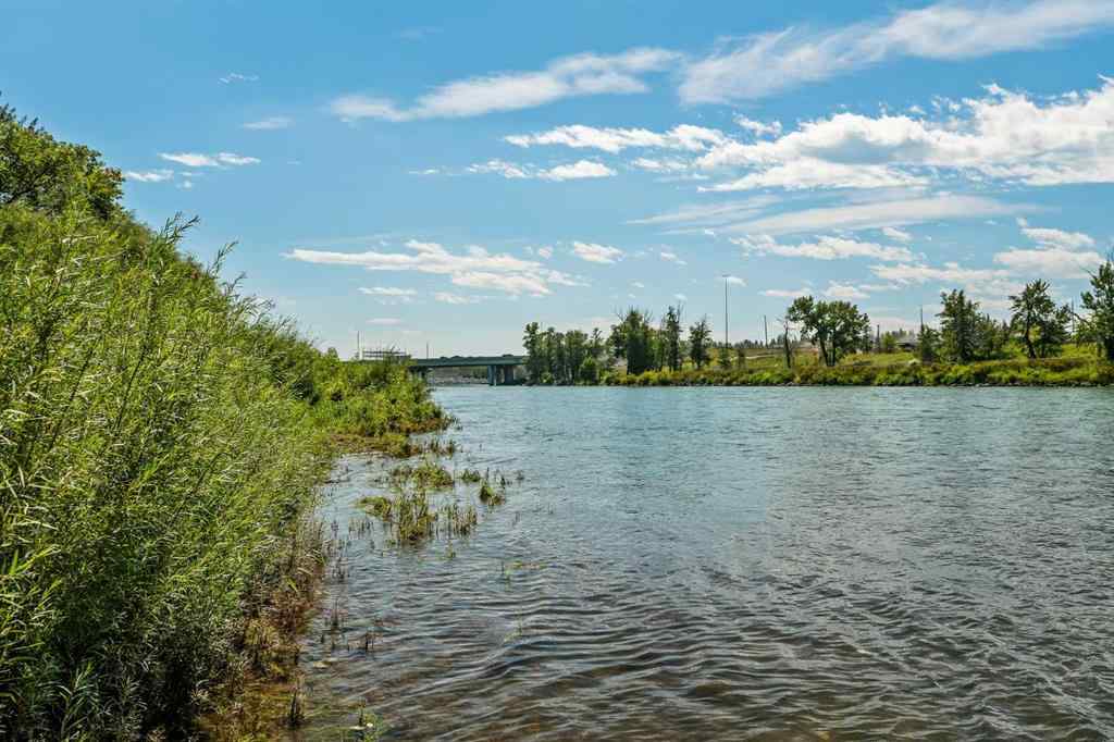 MLS® A2247865 - Unit #108 38 Quarry Gate SE in Douglasdale/Glen Calgary, Residential