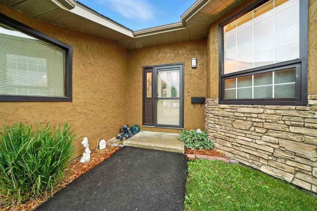MLS® A2247866 - 69 Bruns Crescent  in Bruns Park Lacombe, Residential