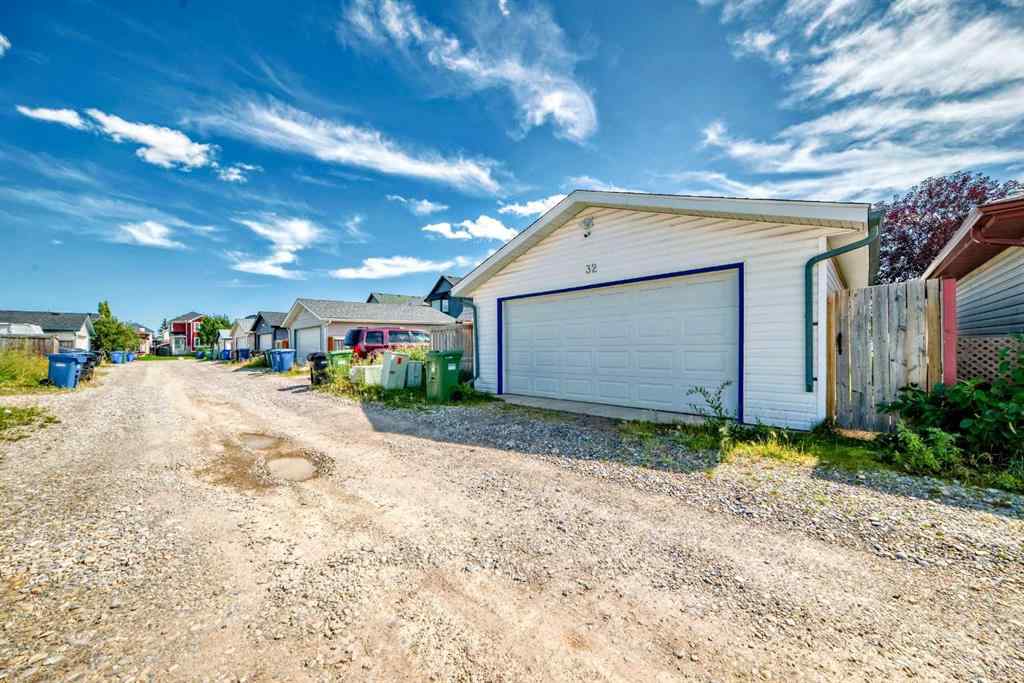 MLS® A2247875 - 32 Taravista Crescent NE in Taradale Calgary, Residential
