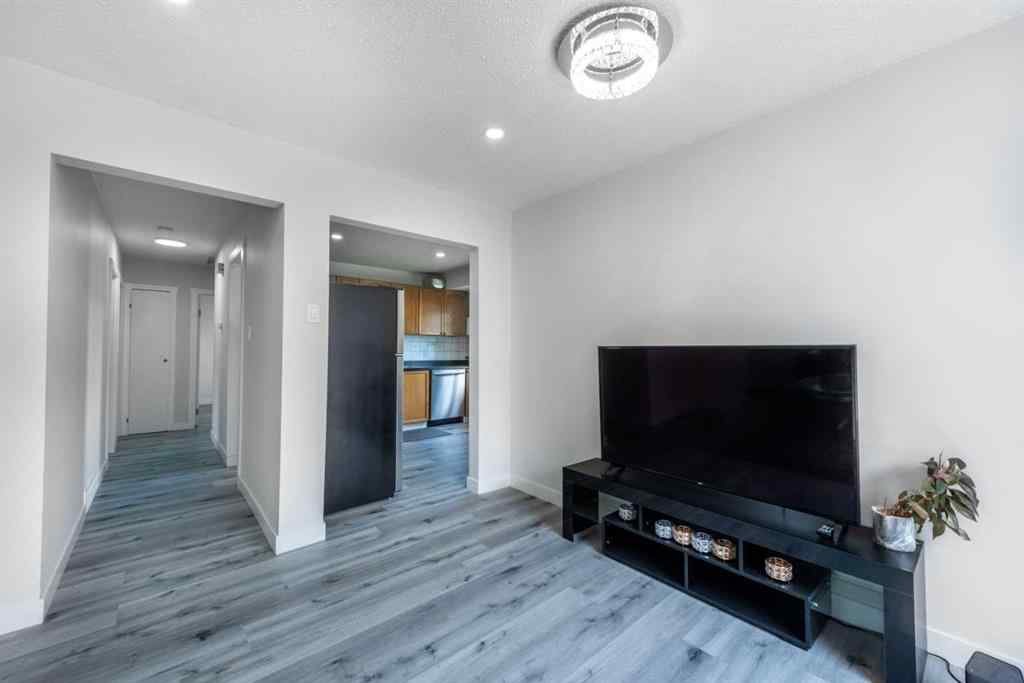 MLS® A2247878 - 2210 35 Street SE in Southview Calgary, Residential