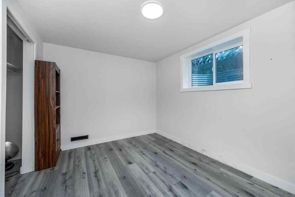 MLS® A2247878 - 2210 35 Street SE in Southview Calgary, Residential
