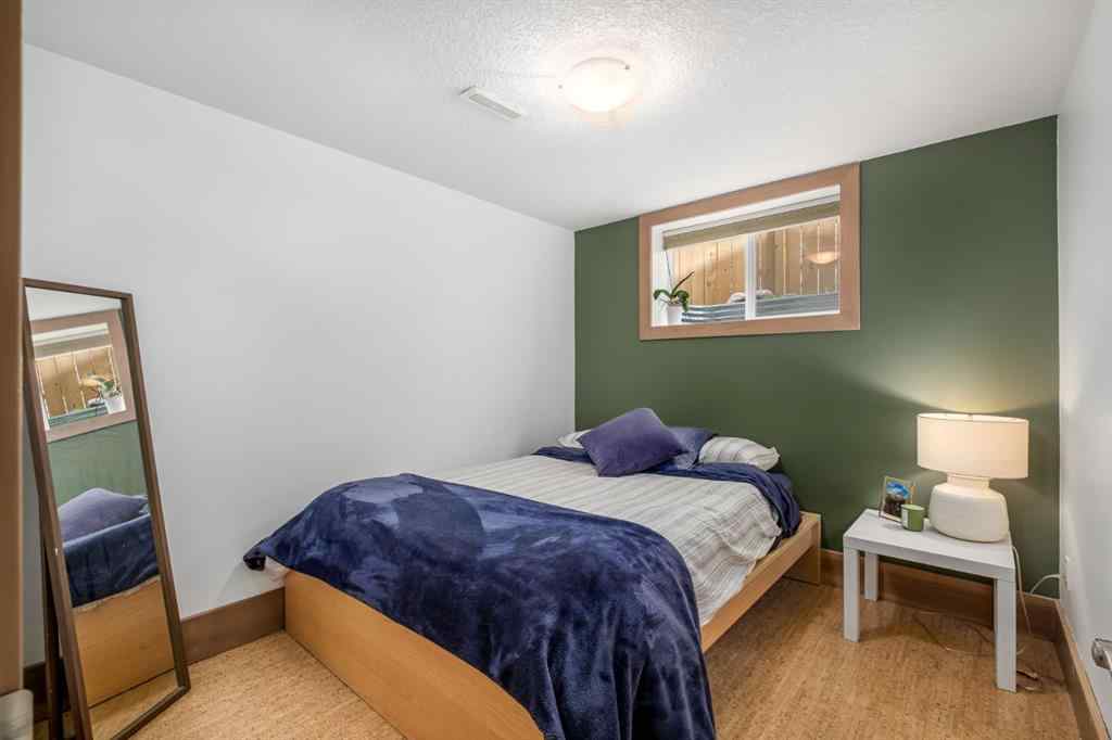 MLS® A2247880 - 5104 Vallance Crescent NW in Varsity Calgary, Residential