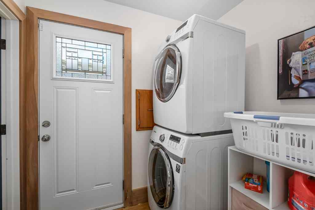 MLS® A2247880 - 5104 Vallance Crescent NW in Varsity Calgary, Residential