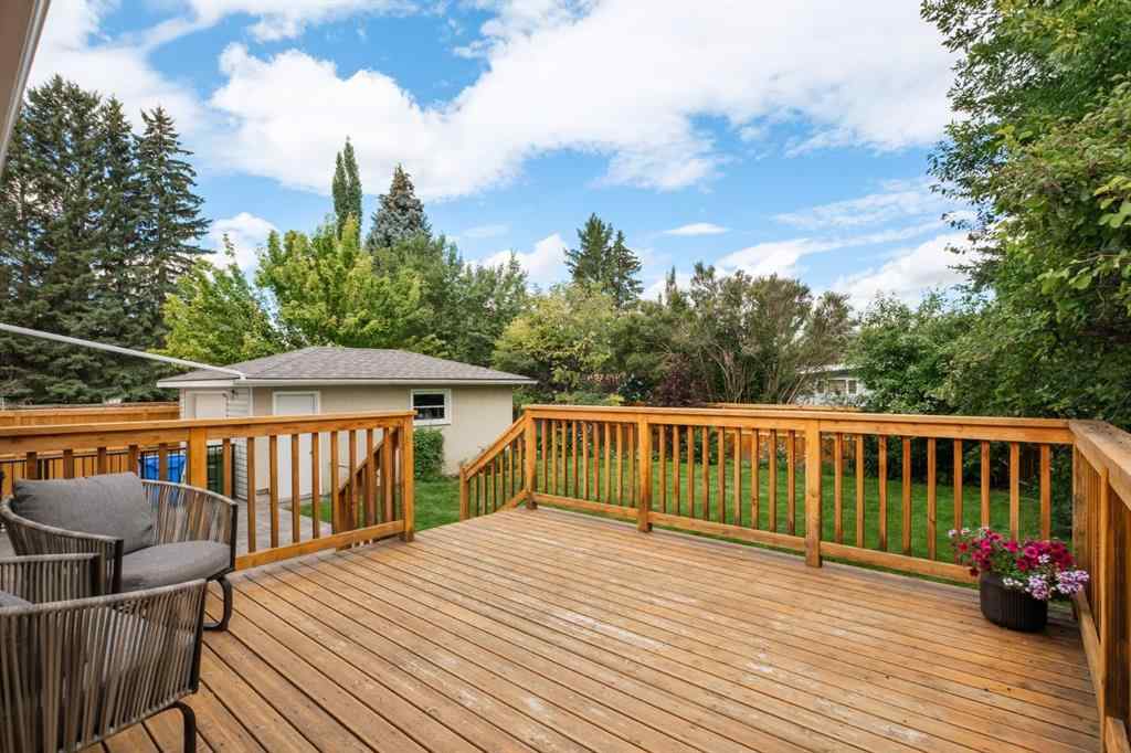 MLS® A2247880 - 5104 Vallance Crescent NW in Varsity Calgary, Residential