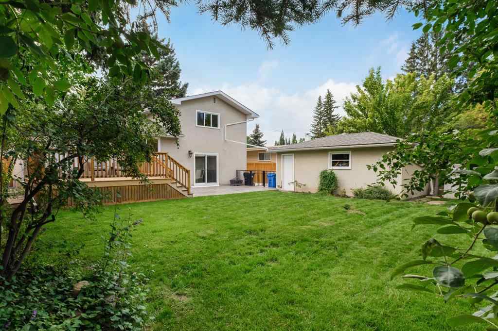 MLS® A2247880 - 5104 Vallance Crescent NW in Varsity Calgary, Residential