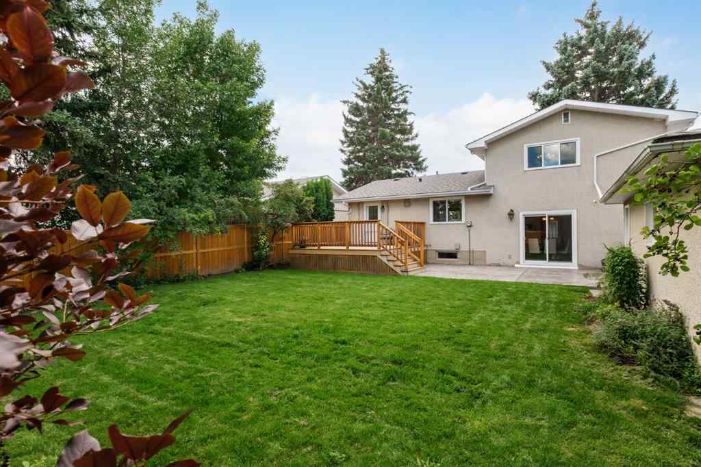 MLS® A2247880 - 5104 Vallance Crescent NW in Varsity Calgary, Residential