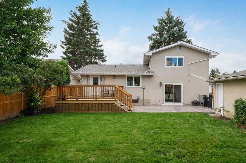 MLS® A2247880 - 5104 Vallance Crescent NW in Varsity Calgary, Residential