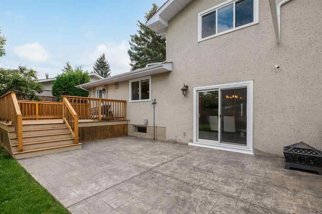 MLS® A2247880 - 5104 Vallance Crescent NW in Varsity Calgary, Residential