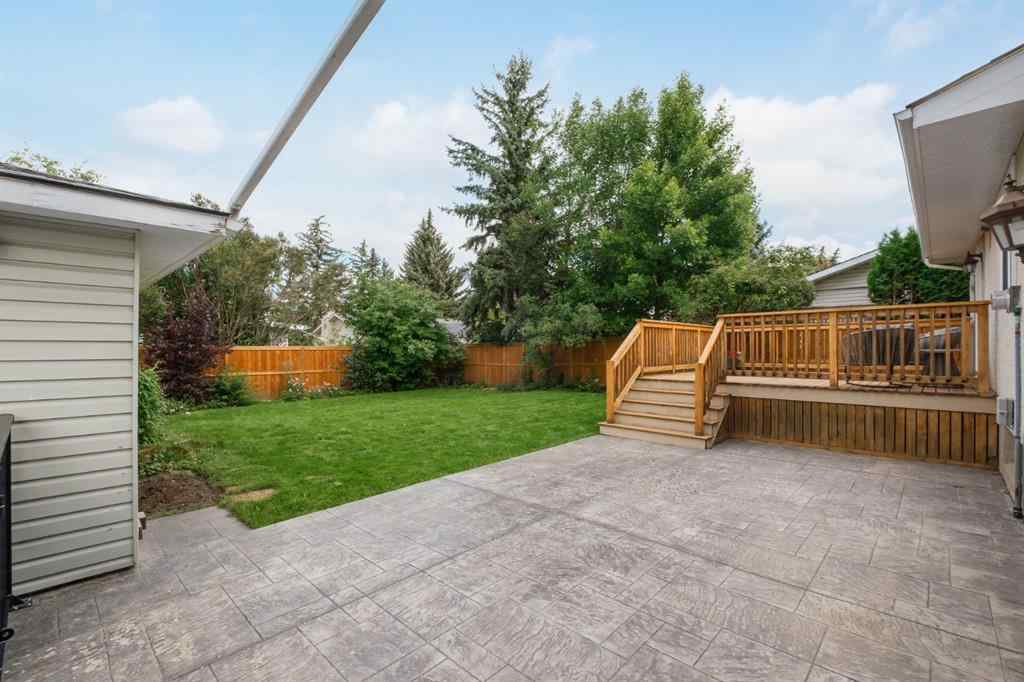 MLS® A2247880 - 5104 Vallance Crescent NW in Varsity Calgary, Residential
