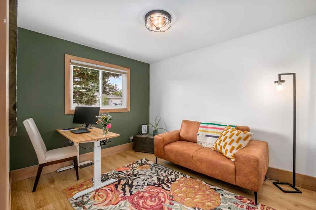 MLS® A2247880 - 5104 Vallance Crescent NW in Varsity Calgary, Residential