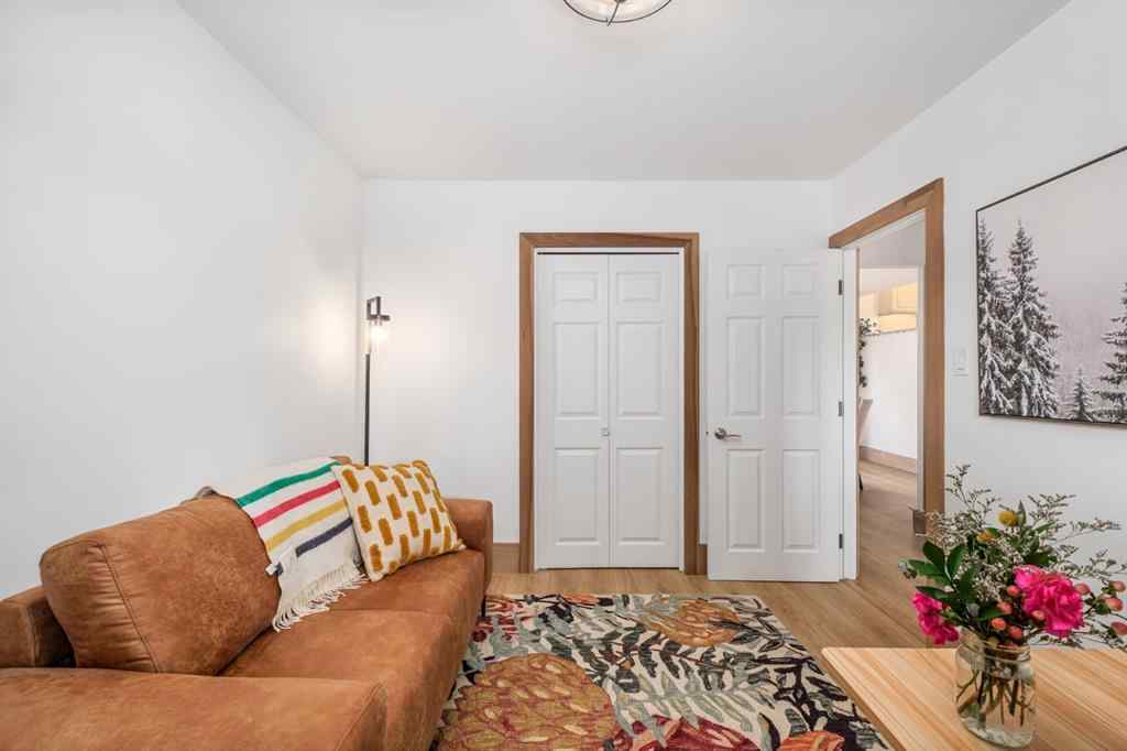 MLS® A2247880 - 5104 Vallance Crescent NW in Varsity Calgary, Residential