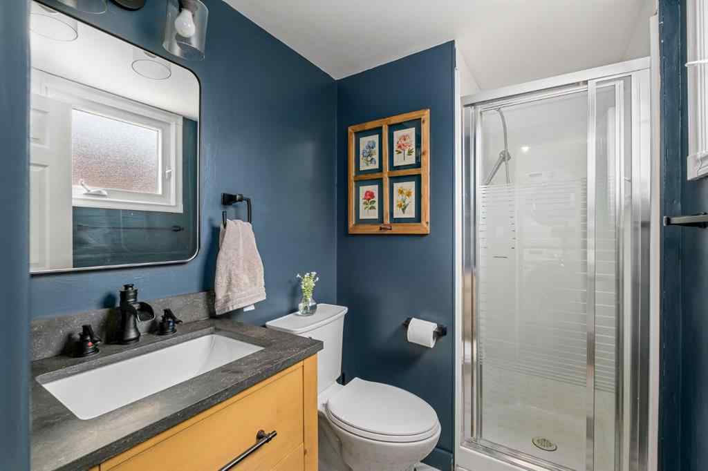 MLS® A2247880 - 5104 Vallance Crescent NW in Varsity Calgary, Residential