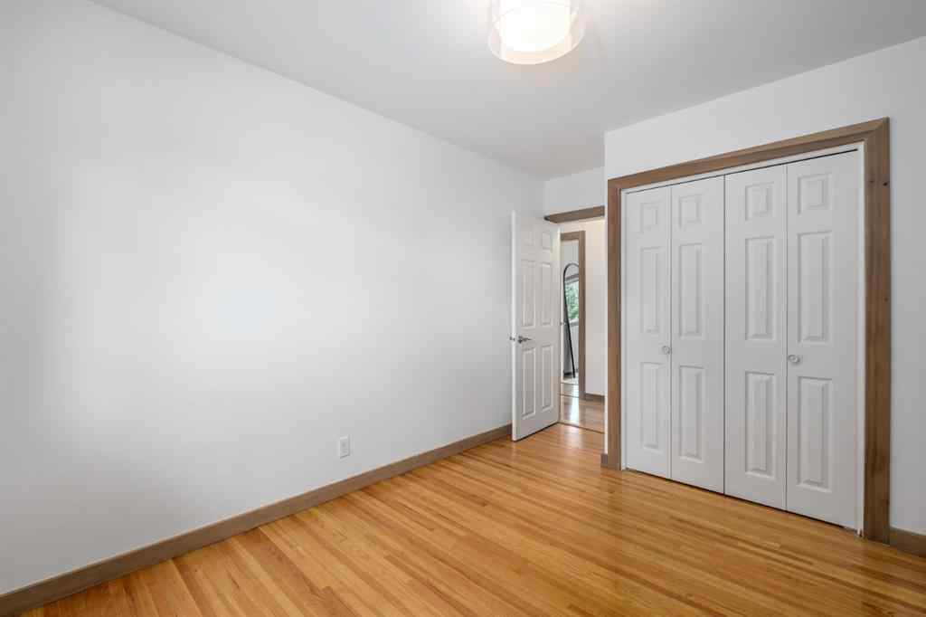 MLS® A2247880 - 5104 Vallance Crescent NW in Varsity Calgary, Residential