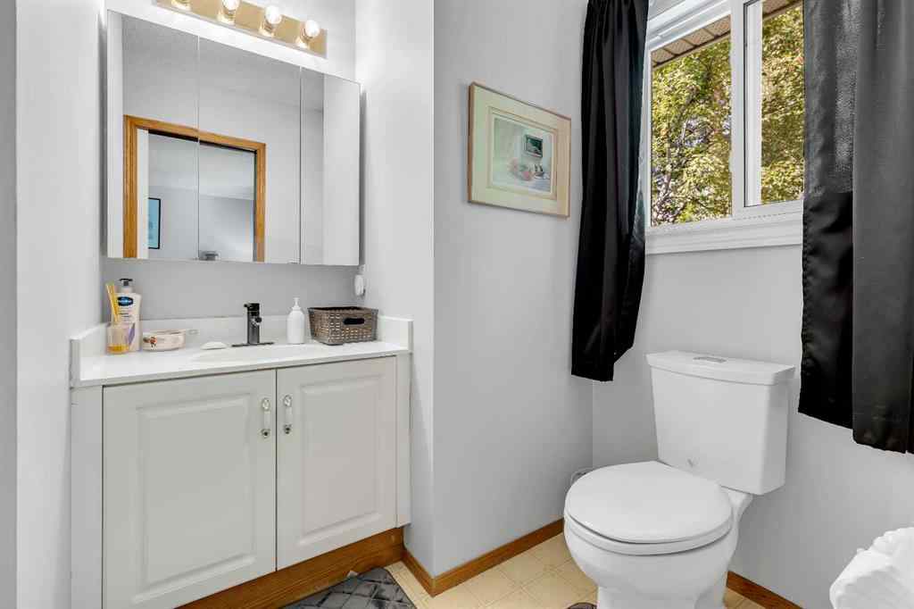 MLS® A2247887 - 812 Diamond Court SE in Diamond Cove Calgary, Residential