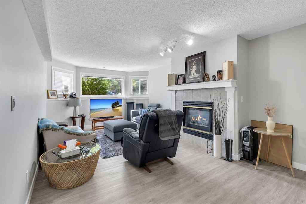 MLS® A2247887 - 812 Diamond Court SE in Diamond Cove Calgary, Residential