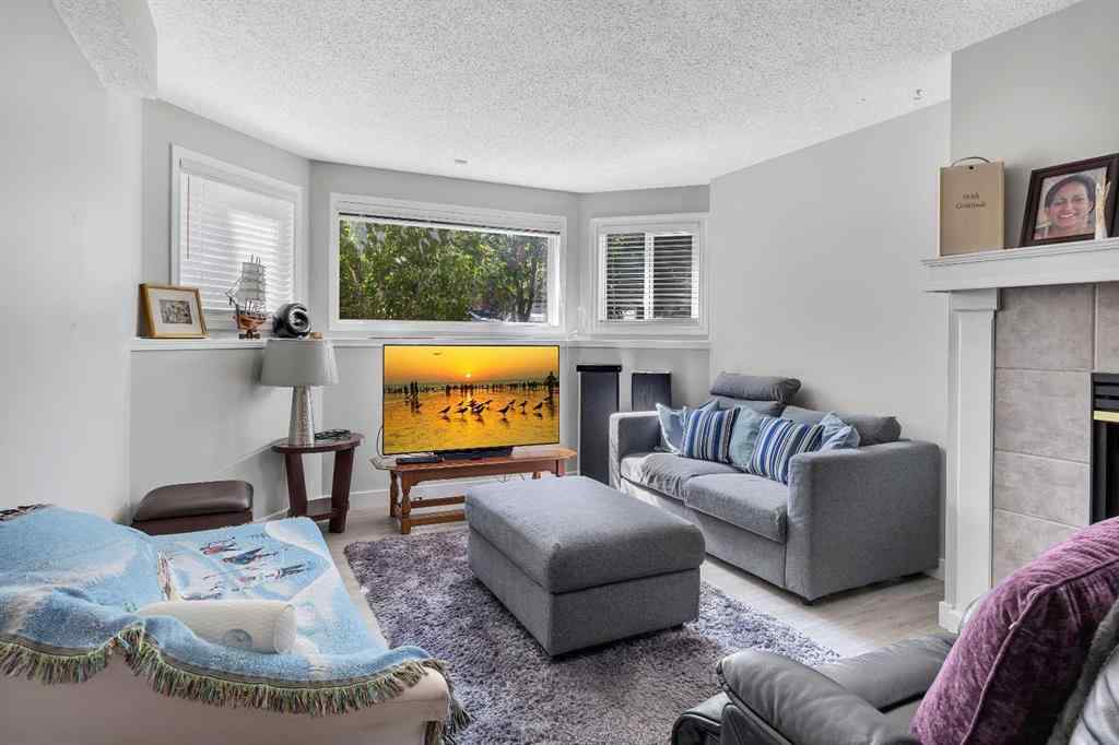 MLS® A2247887 - 812 Diamond Court SE in Diamond Cove Calgary, Residential