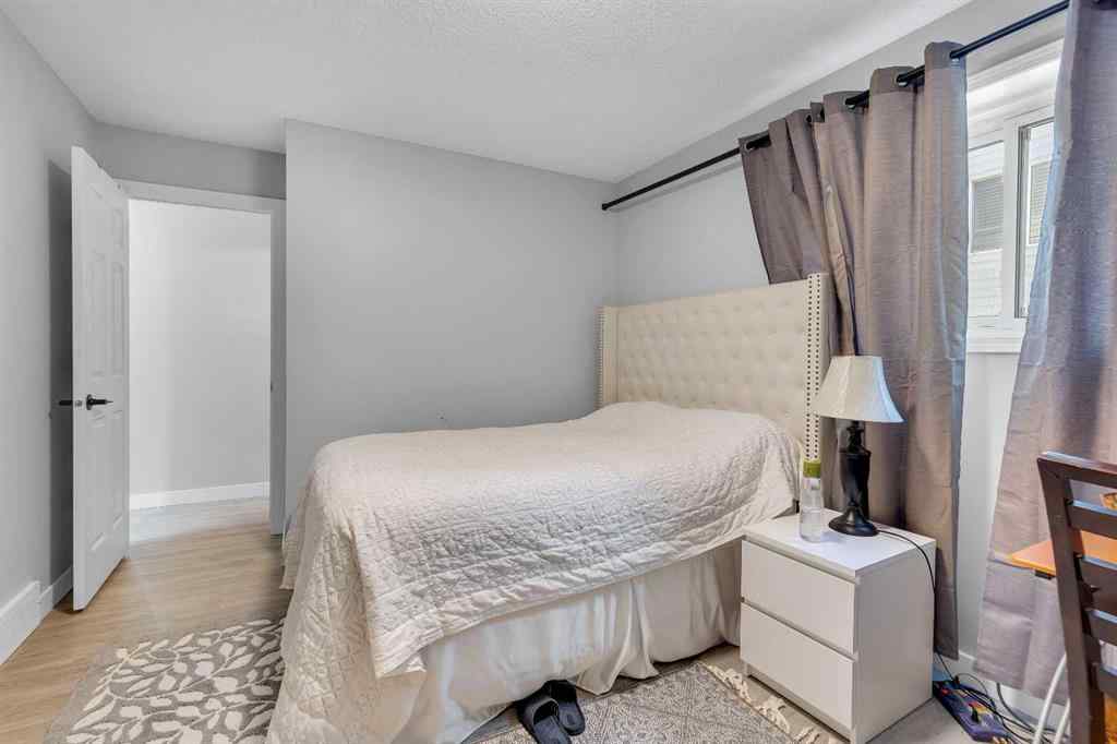 MLS® A2247887 - 812 Diamond Court SE in Diamond Cove Calgary, Residential