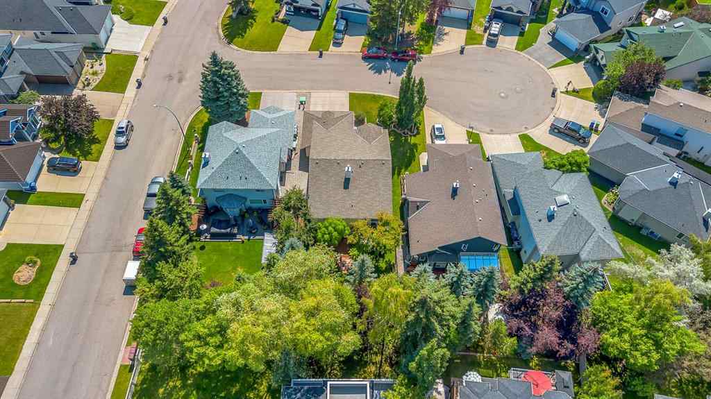 MLS® A2247887 - 812 Diamond Court SE in Diamond Cove Calgary, Residential