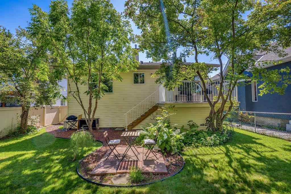 MLS® A2247887 - 812 Diamond Court SE in Diamond Cove Calgary, Residential