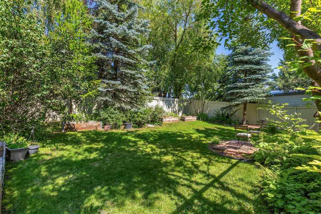 MLS® A2247887 - 812 Diamond Court SE in Diamond Cove Calgary, Residential