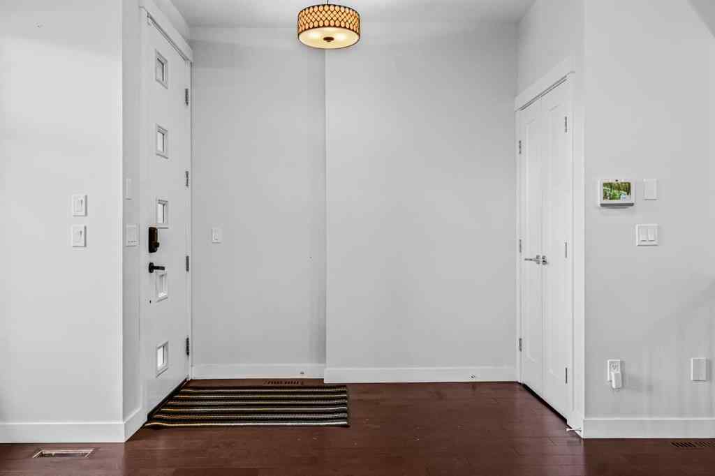 MLS® A2247905 - 1402 29 Street SW in Shaganappi Calgary, Residential