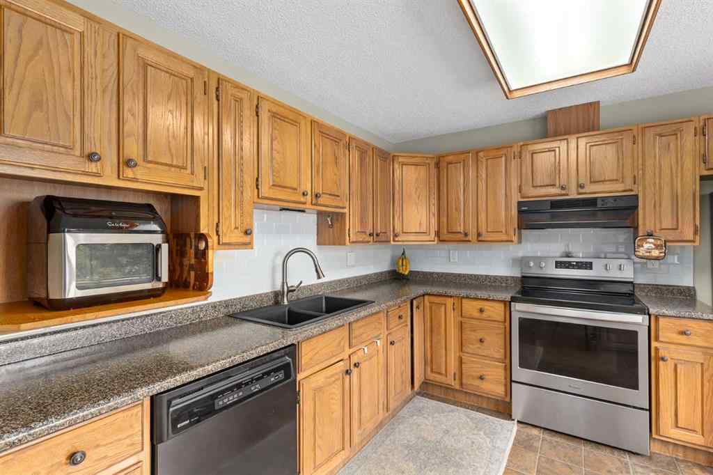 MLS® A2247907 - 160 Glamis Terrace SW in Glamorgan Calgary, Residential