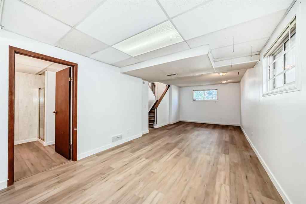 MLS® A2247936 - 331 Sunvale Drive SE in Sundance Calgary, Residential