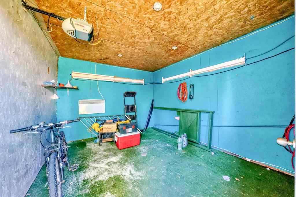 MLS® A2247936 - 331 Sunvale Drive SE in Sundance Calgary, Residential