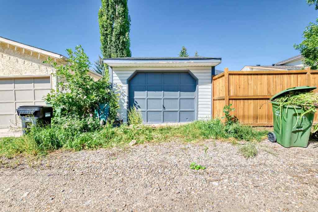 MLS® A2247936 - 331 Sunvale Drive SE in Sundance Calgary, Residential