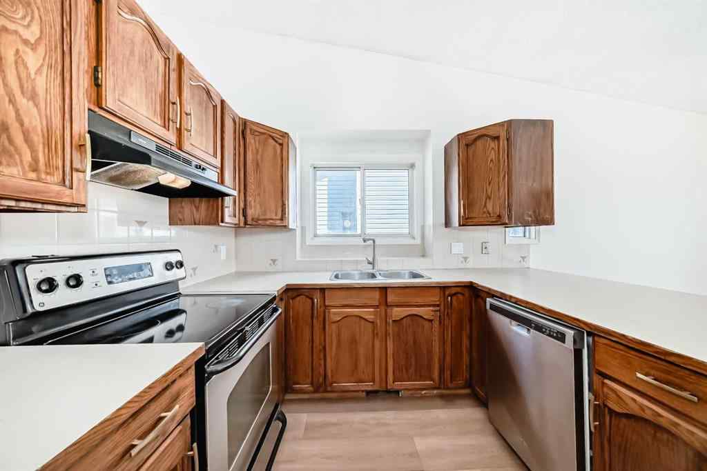 MLS® A2247936 - 331 Sunvale Drive SE in Sundance Calgary, Residential