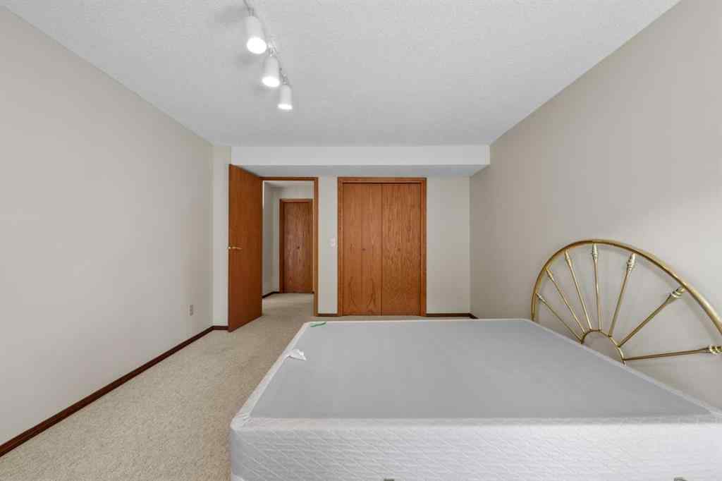 MLS® A2247937 - 87 Edgepark Villas NW in Edgemont Calgary, Residential