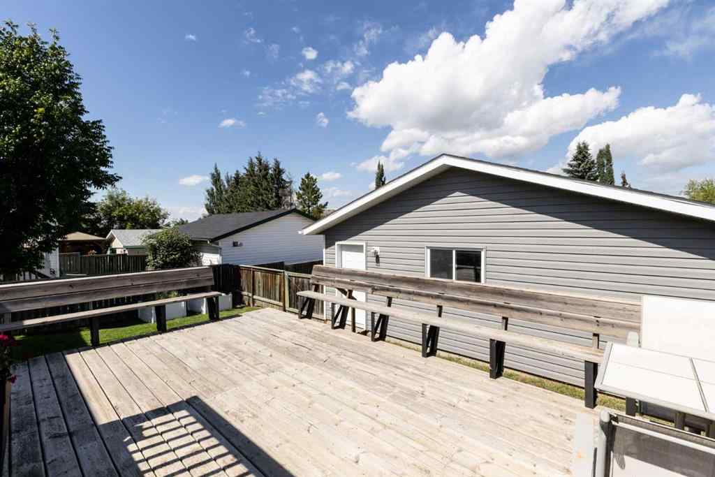 MLS® A2247943 - 5204 42 Street  in Central Innisfail Innisfail, Residential