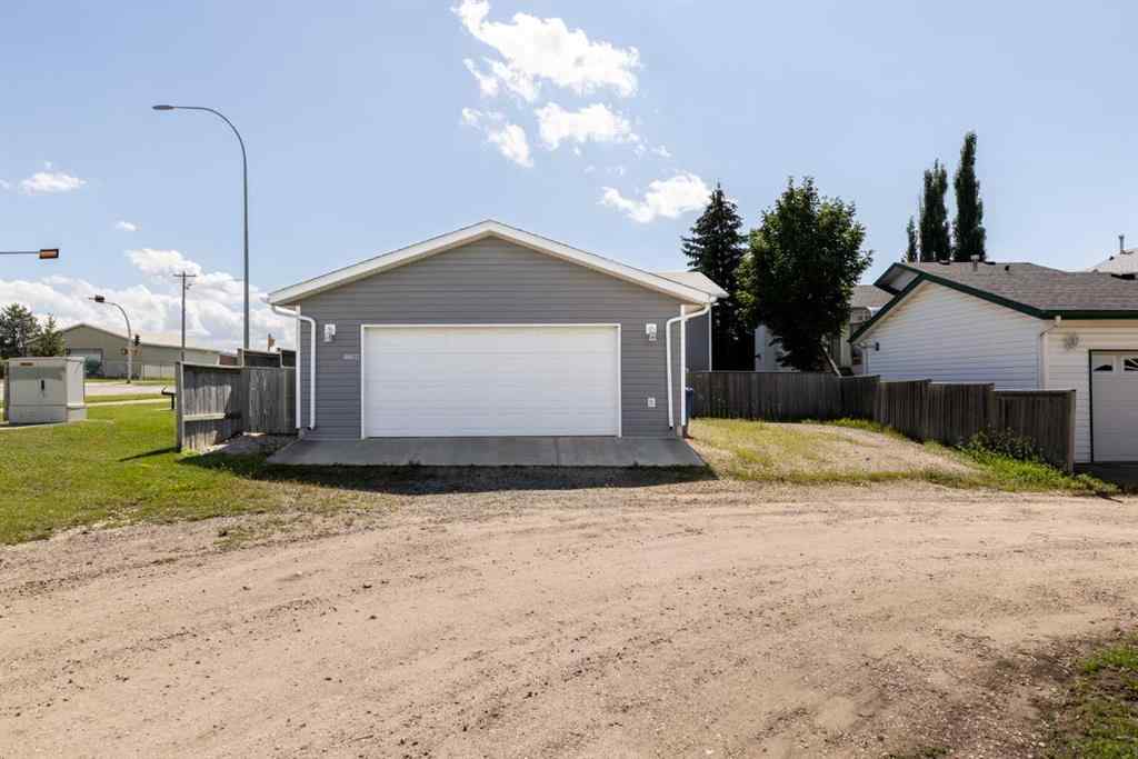 MLS® A2247943 - 5204 42 Street  in Central Innisfail Innisfail, Residential