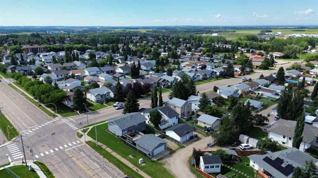 MLS® A2247943 - 5204 42 Street  in Central Innisfail Innisfail, Residential