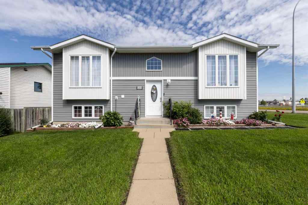 MLS® A2247943 - 5204 42 Street  in Central Innisfail Innisfail, Residential