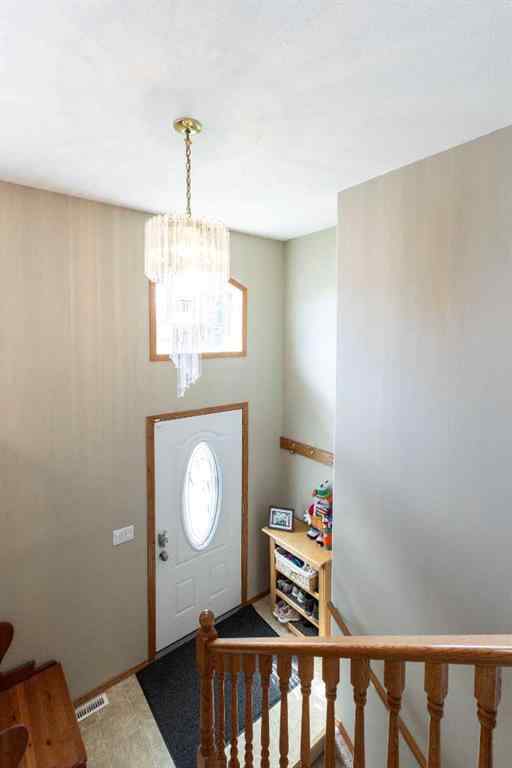 MLS® A2247943 - 5204 42 Street  in Central Innisfail Innisfail, Residential