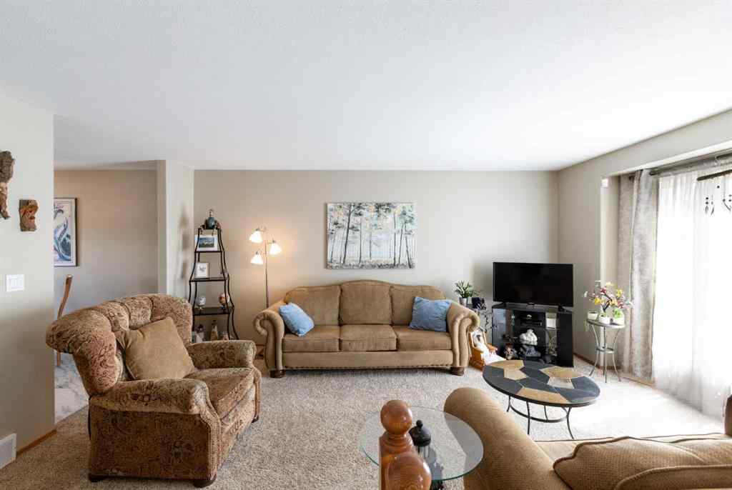 MLS® A2247943 - 5204 42 Street  in Central Innisfail Innisfail, Residential