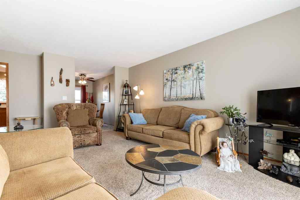 MLS® A2247943 - 5204 42 Street  in Central Innisfail Innisfail, Residential