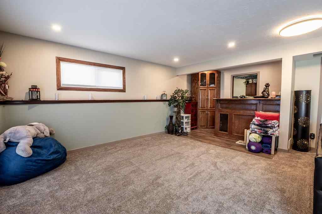 MLS® A2247945 - 911 12 Street SE in Emerson Lake Estates High River, Residential