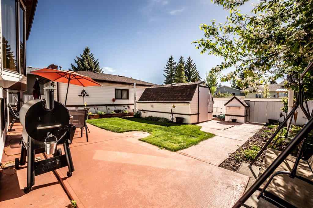 MLS® A2247945 - 911 12 Street SE in Emerson Lake Estates High River, Residential
