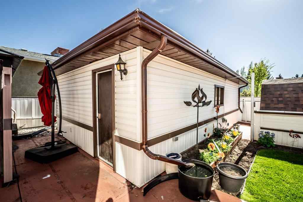 MLS® A2247945 - 911 12 Street SE in Emerson Lake Estates High River, Residential