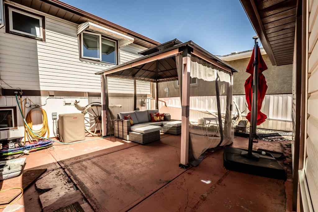 MLS® A2247945 - 911 12 Street SE in Emerson Lake Estates High River, Residential