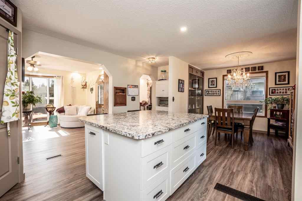 MLS® A2247945 - 911 12 Street SE in Emerson Lake Estates High River, Residential