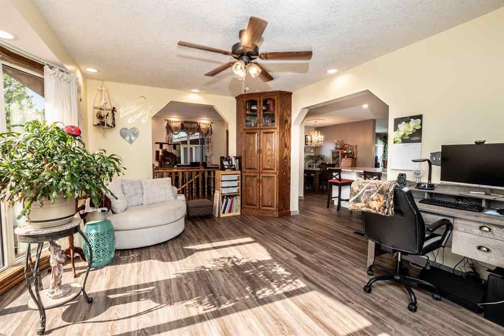MLS® A2247945 - 911 12 Street SE in Emerson Lake Estates High River, Residential