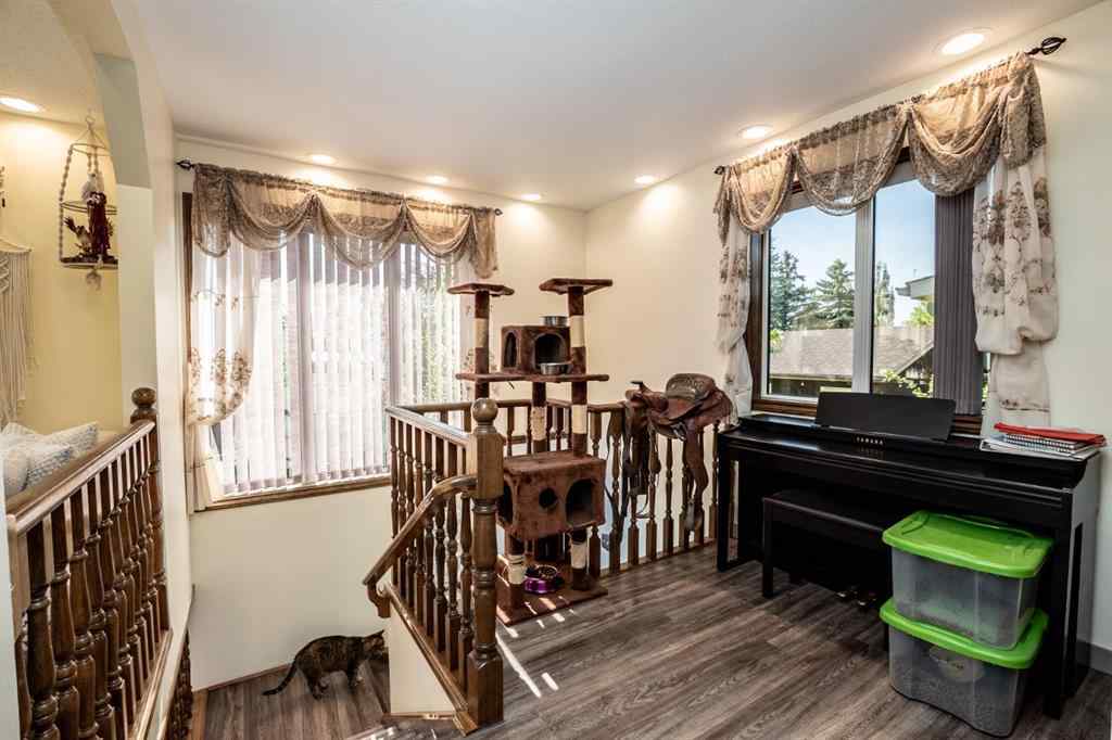 MLS® A2247945 - 911 12 Street SE in Emerson Lake Estates High River, Residential