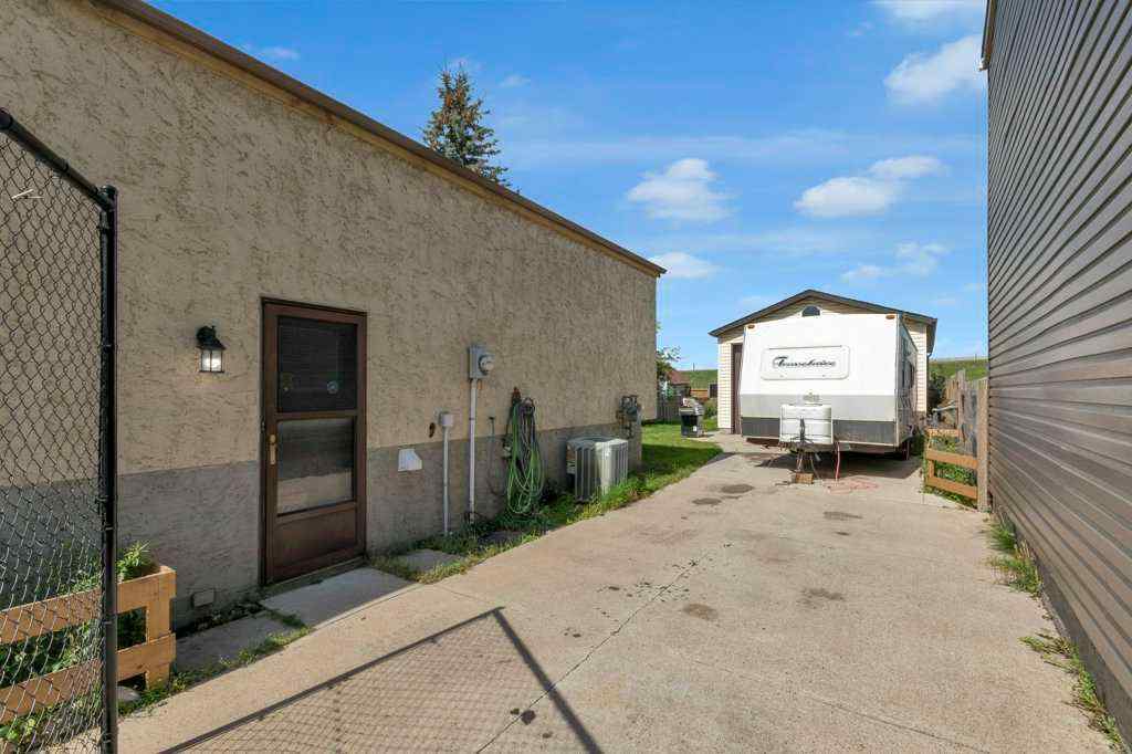 MLS® A2247948 - 124 Abingdon Way NE in Abbeydale Calgary, Residential