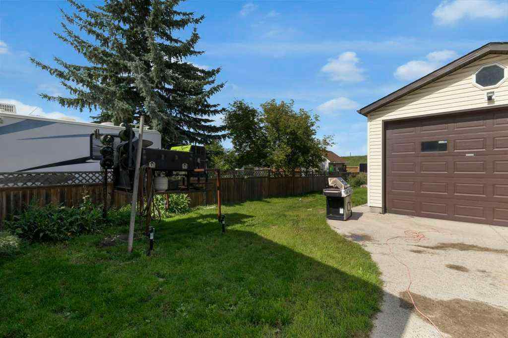 MLS® A2247948 - 124 Abingdon Way NE in Abbeydale Calgary, Residential