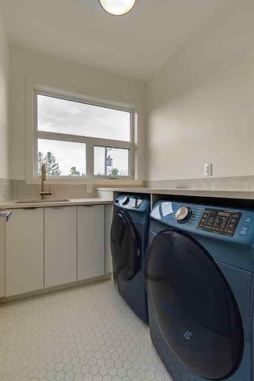 MLS® A2247954 - 2025 51 Avenue SW in North Glenmore Park Calgary, Residential