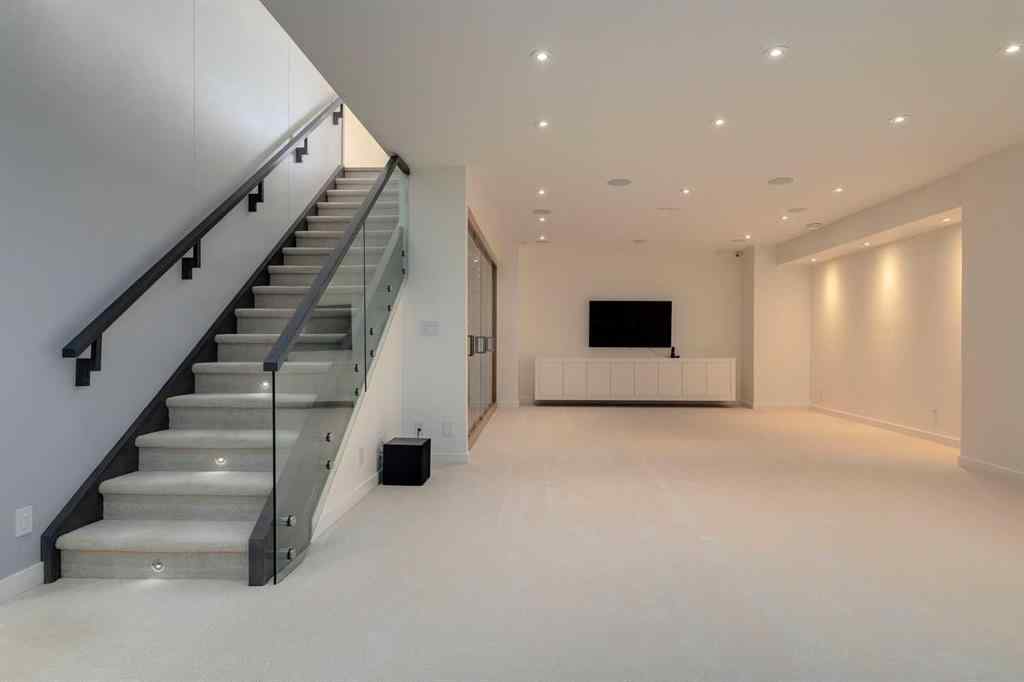 MLS® A2247954 - 2025 51 Avenue SW in North Glenmore Park Calgary, Residential