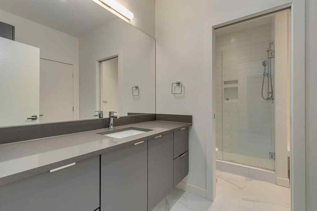 MLS® A2247954 - 2025 51 Avenue SW in North Glenmore Park Calgary, Residential